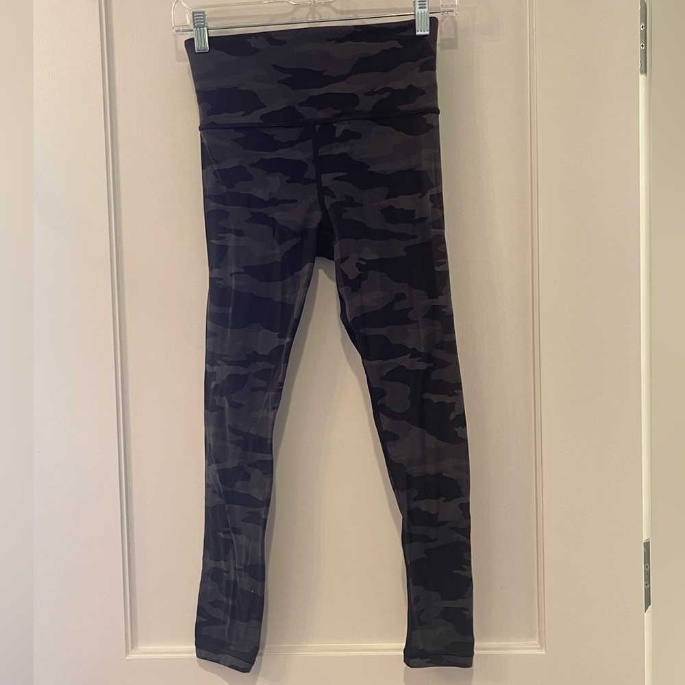Athleta Ultra High Rise Elation 7/8 Tight in Camo | SZ XS - Picture 4 of 6
